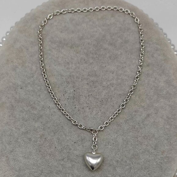 Roxanne Assoulin The Mini Puffy Heart Necklace in Silver - Picture 5 of 6